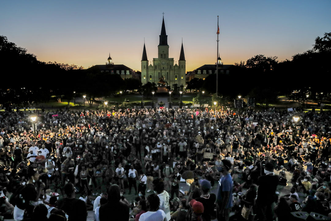 2020年6月5日，美國紐奧良的群眾聚集抗議警方殺害弗洛伊德。