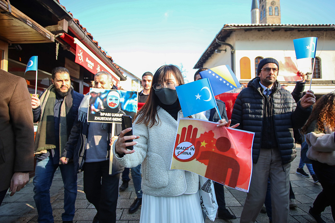 2020年1月12日薩拉熱窩，市民參加示威，反對中國政府對維吾爾人的迫害。