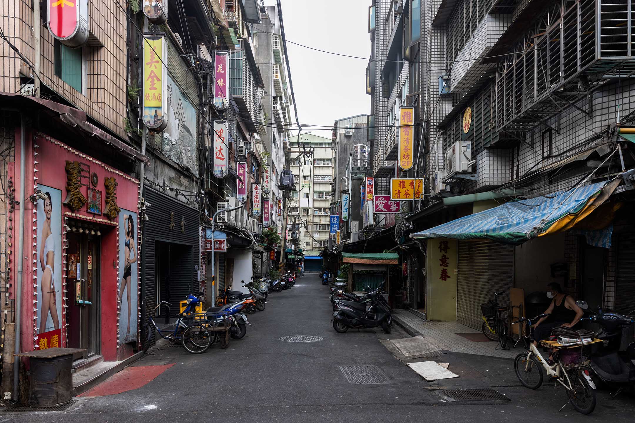 2021年5月17日，台北万华区的茶室。