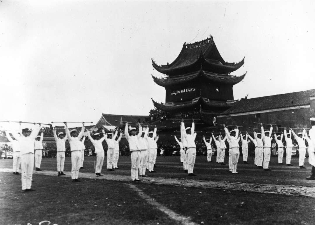 1911年，中国革命期间的士兵在进行演习。