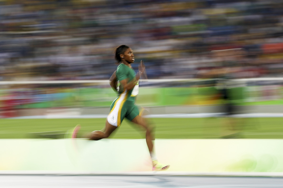 賽曼雅（Caster Semenya）在2016年巴西里約熱內盧奧運會第女子 800 米決賽中領跑。