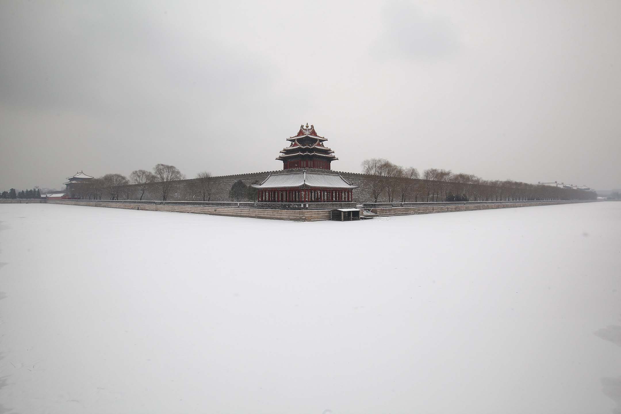 2011年2月10日中国北京，白雪覆盖的故宫。