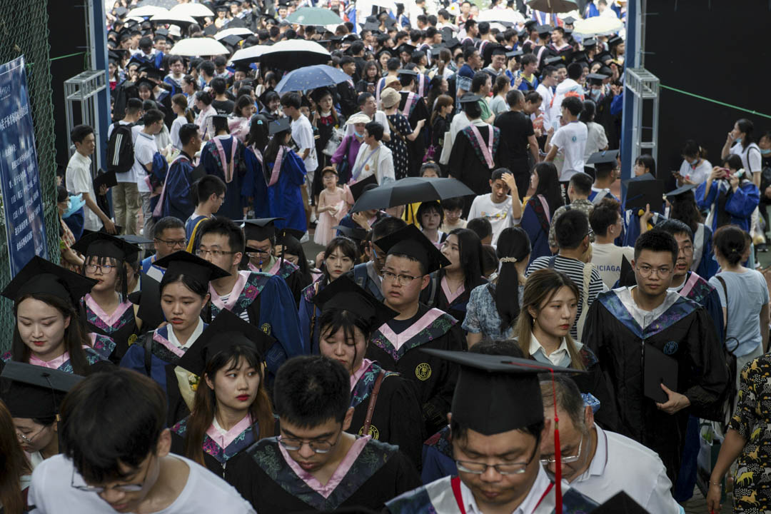 2021年6月13日，湖北武汉市华中师范大学举行的毕业典礼。