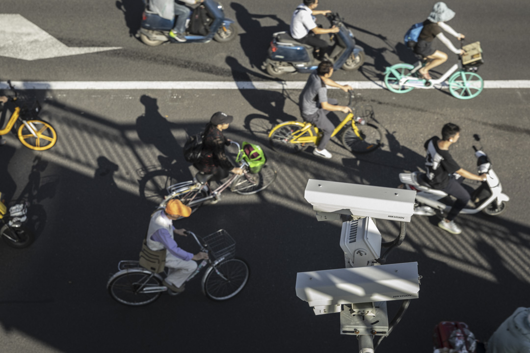 2019年9月24日，监控摄像头在中国北京一条道路上。