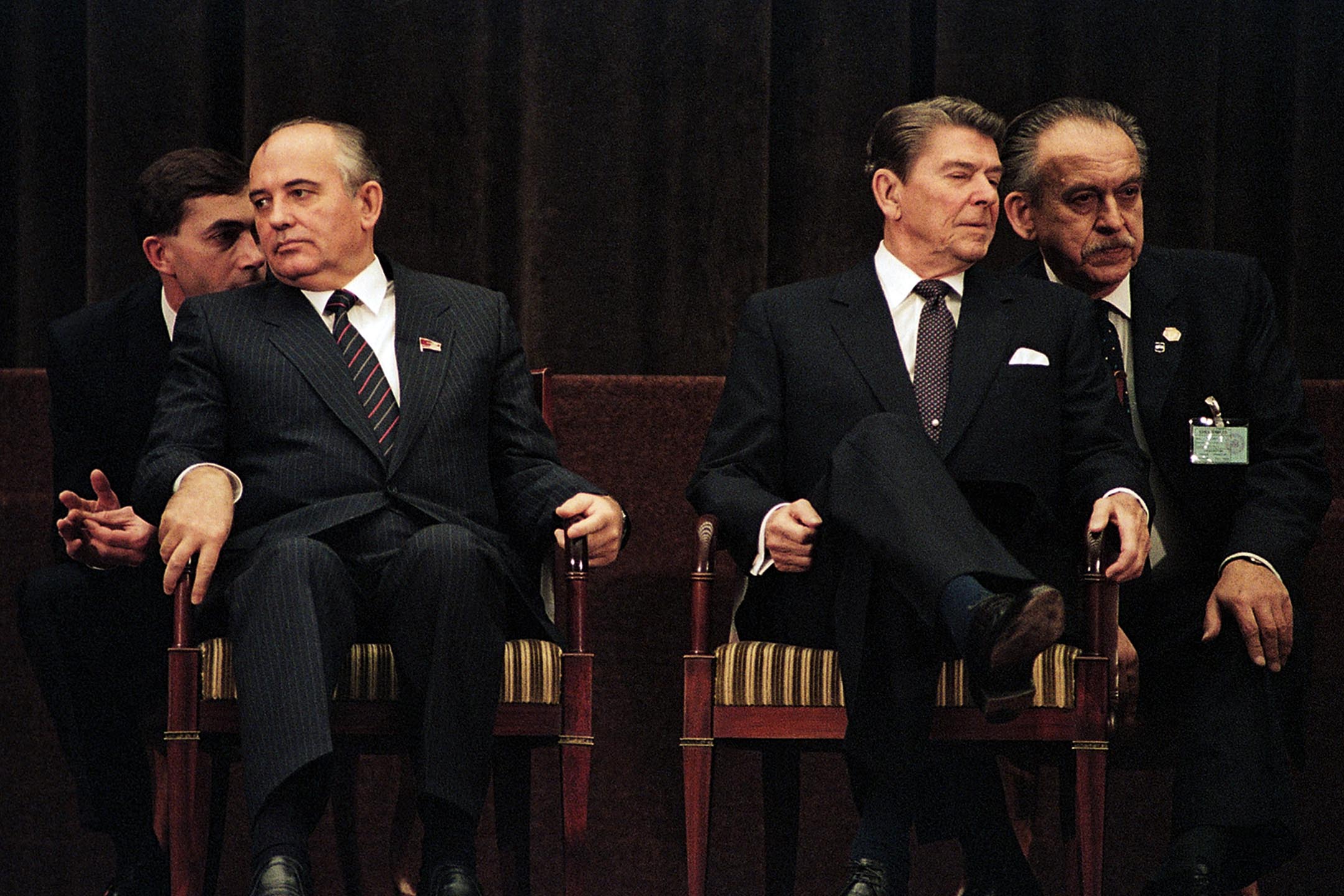 1985年11月21日日內瓦峰會閉幕式上，蘇聯領導人戈爾巴喬夫和美國總統列根。