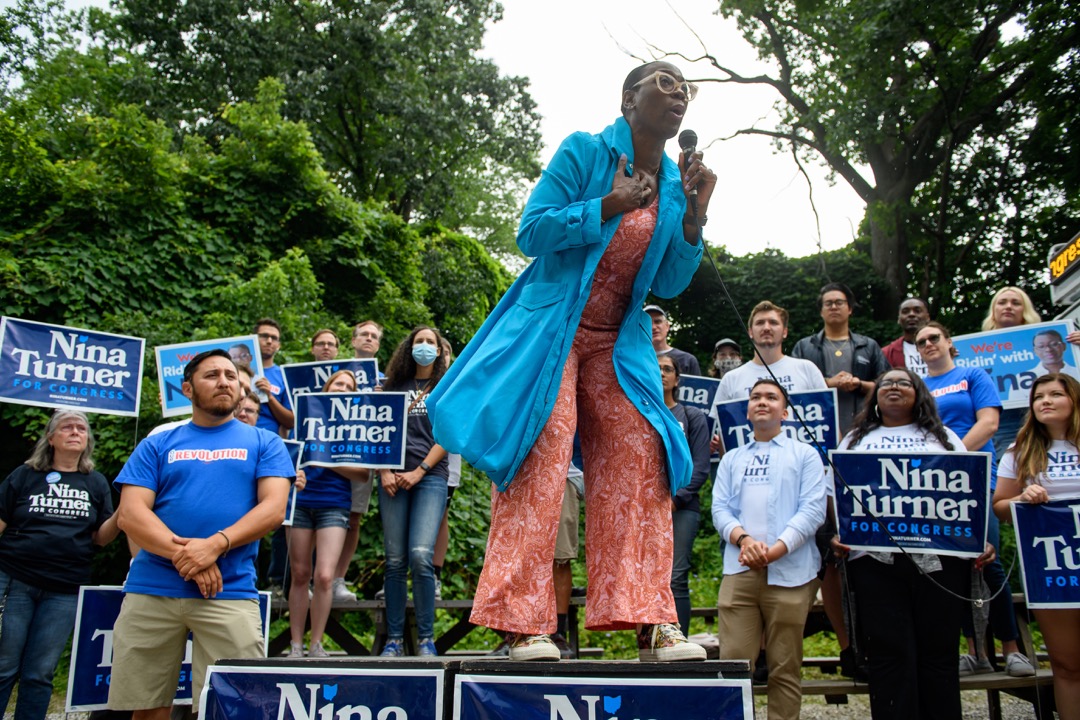 2022年7月24日，美國俄亥俄州克里夫蘭市，眾議院候選人妮娜·特納爾（Nina Turner）一場選舉活動。