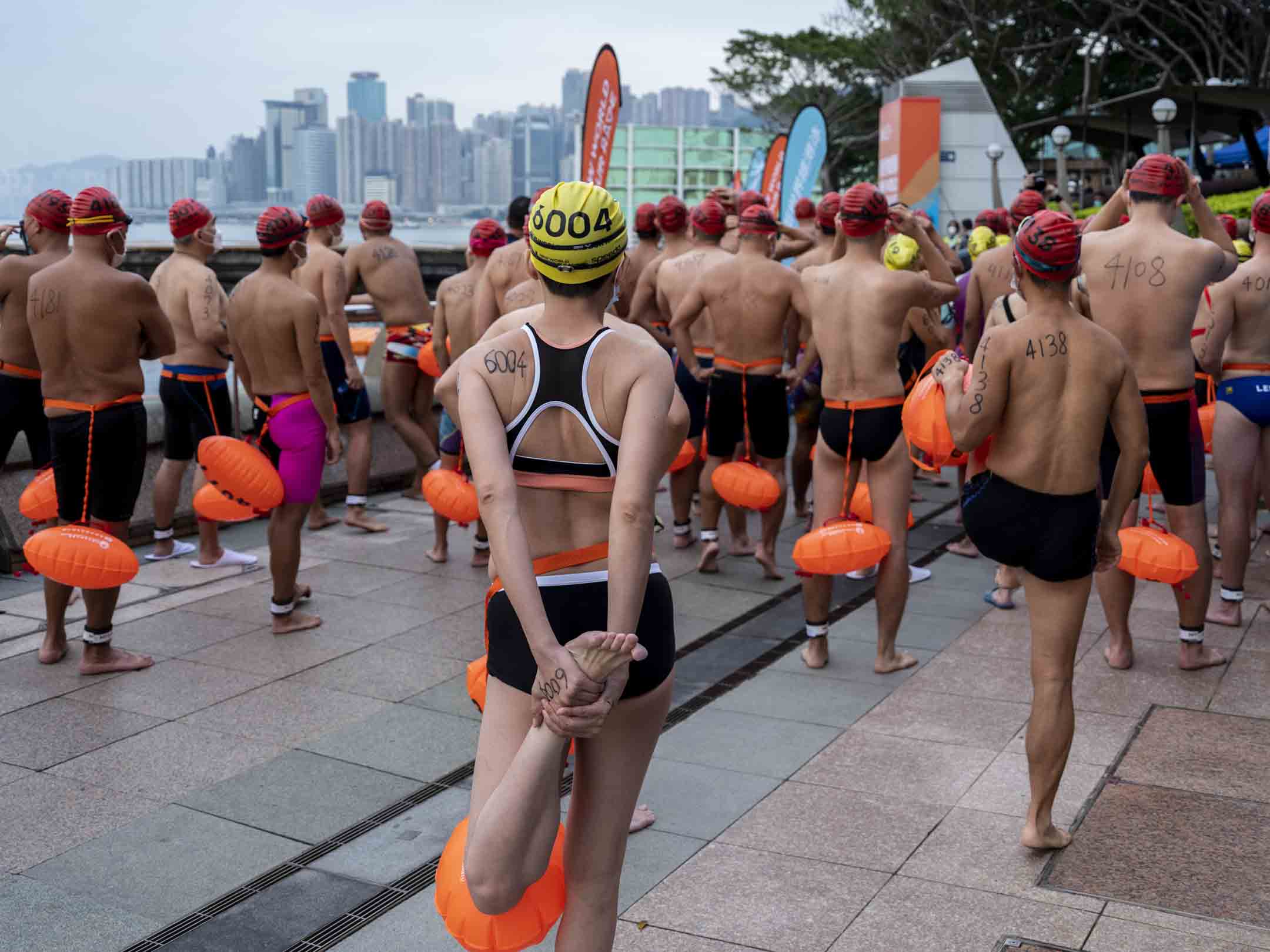 2022年10月23日，维港渡海泳在湾仔金紫荆广场外的海旁出发。