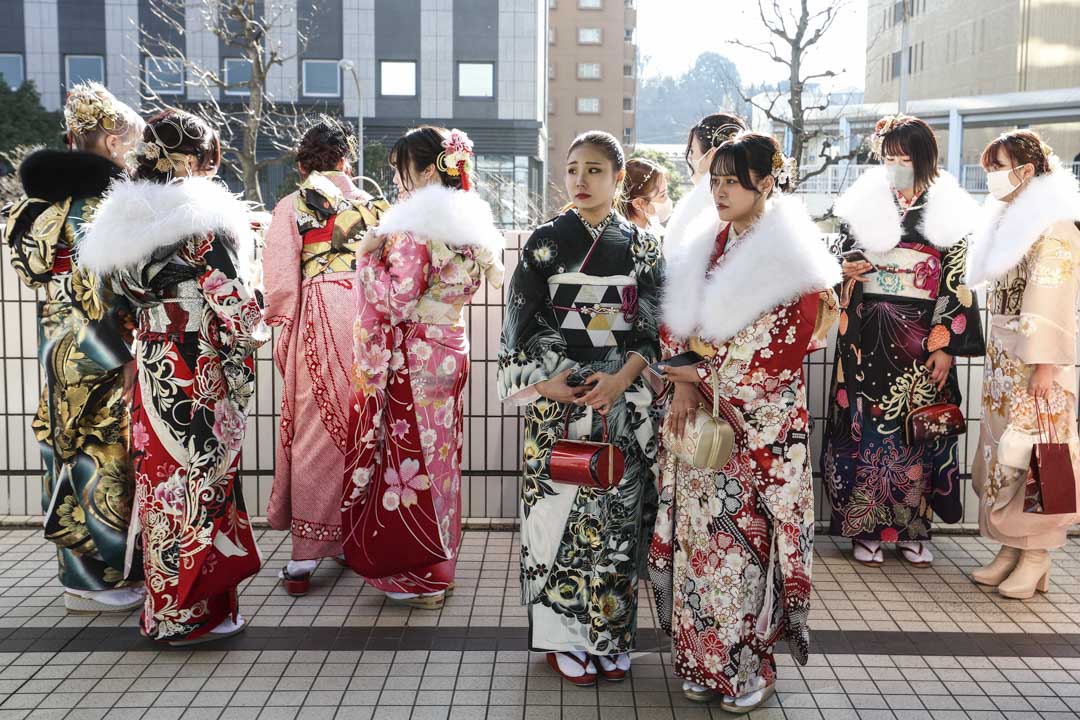 2023年1月9日，日本横滨穿着和服的女性。 