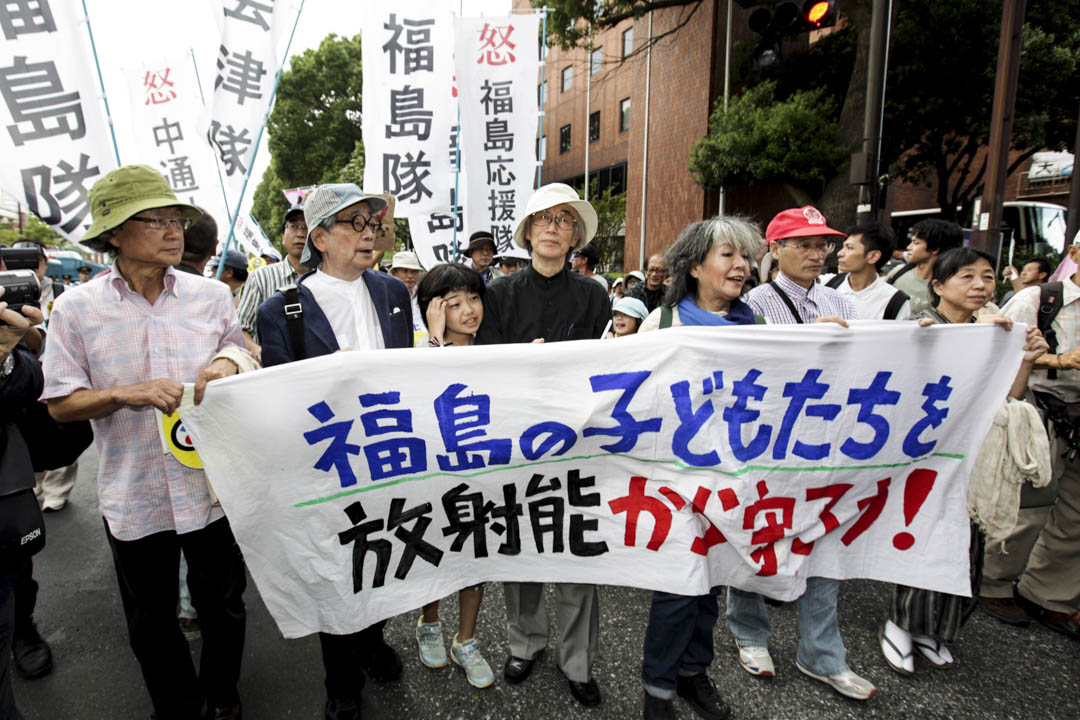 2011年9月19日，诺贝尔文学奖得奖作家大江健三郎参加明治公园举行的反核力量抗议游行。