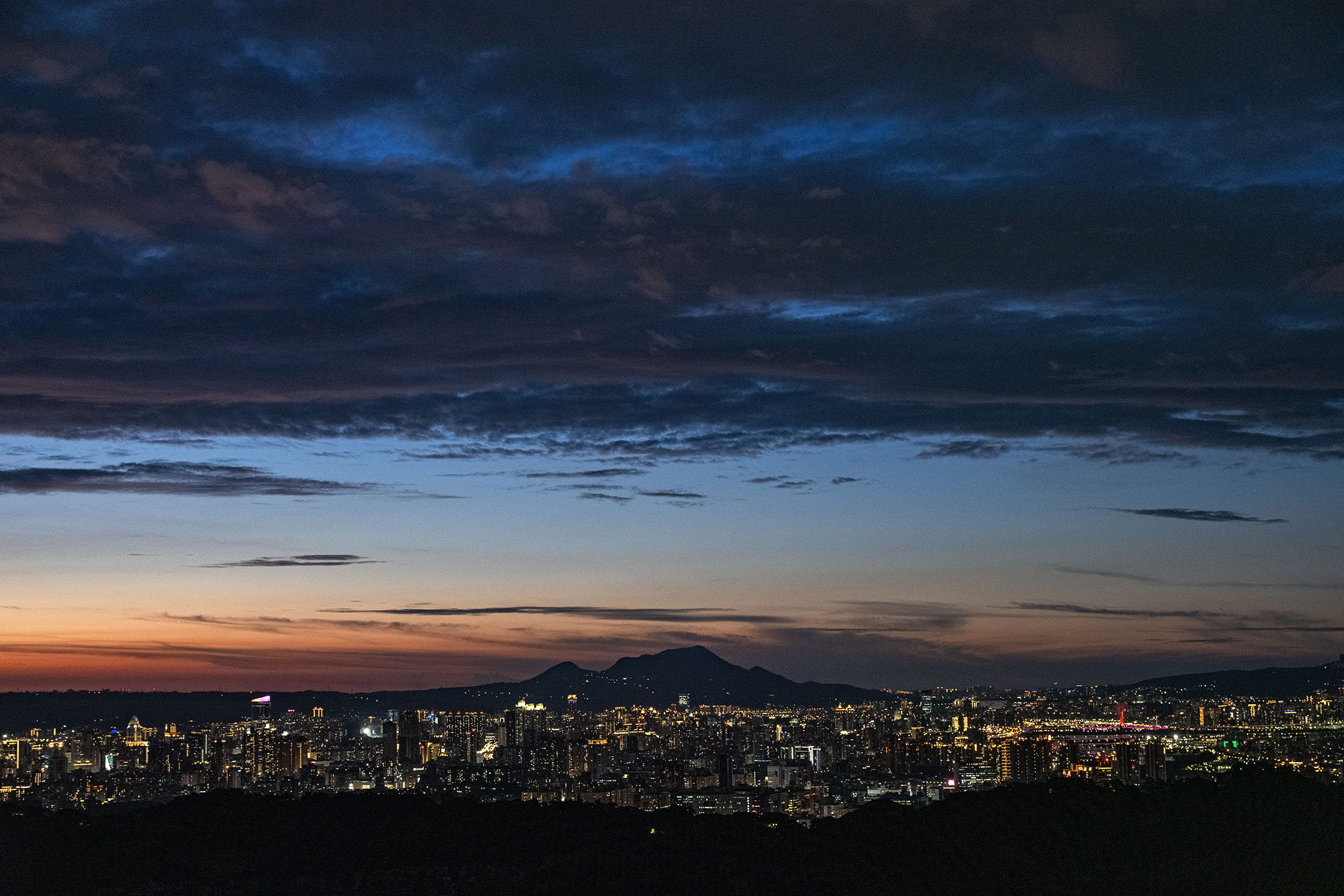 2023年6月29日，台北夜景。摄：陈焯𪸩/端传媒