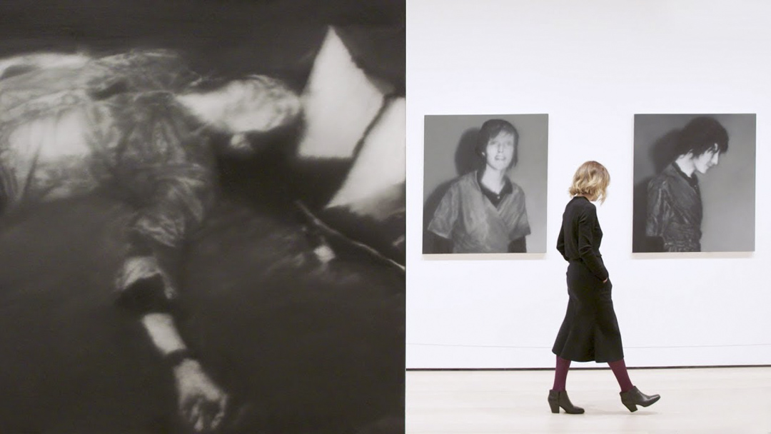 来自东德的葛哈·里希特（Gerhard Richter）作品《1977年10月18日》，内容是“红军旅”组织成员从被捕受审到自杀下葬的场景断片。于2002年初在纽约现代艺术博物馆（MoMA）举办的里希特四十年展览时展出了这组作品。图：MoMA