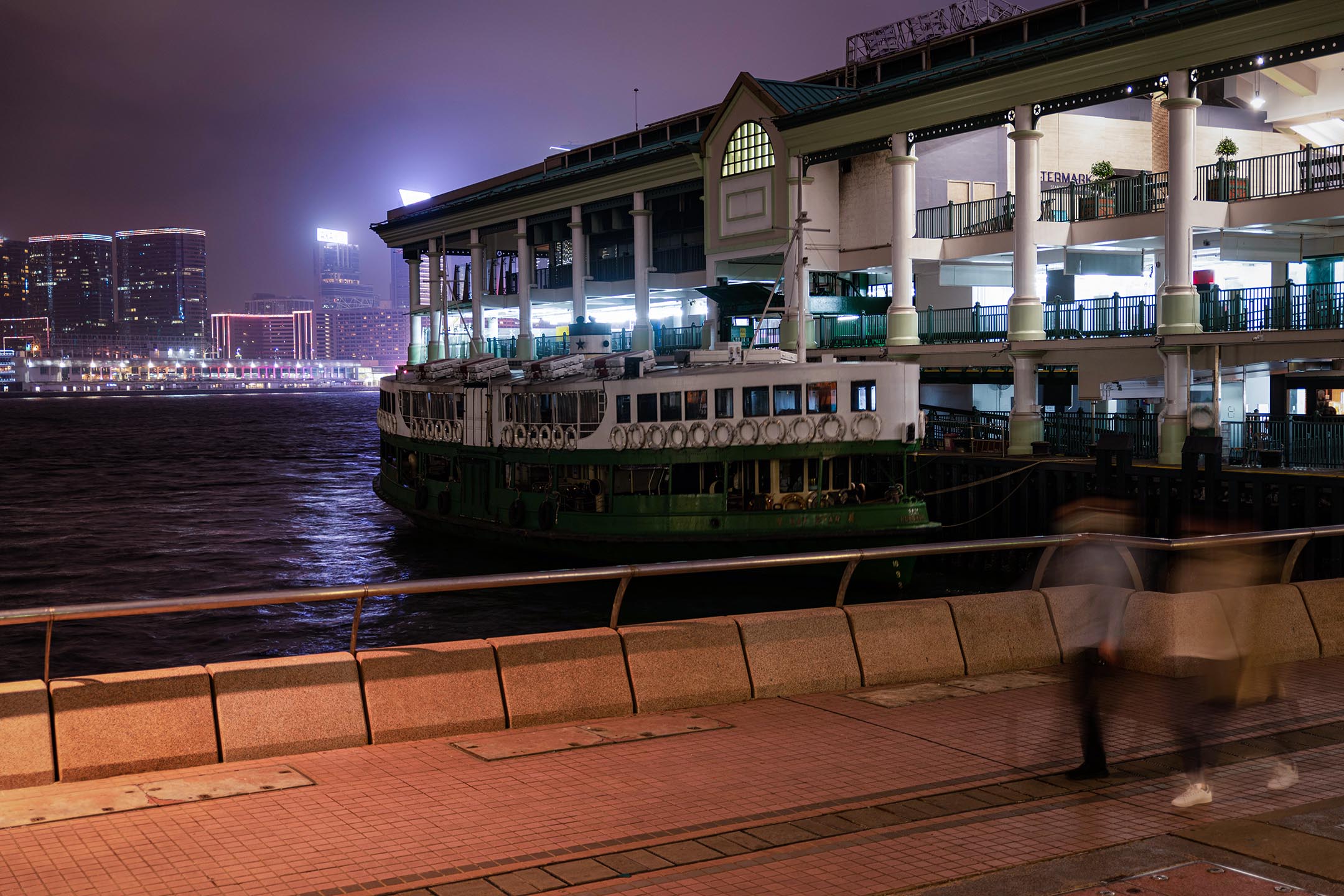 2022年3月6日，香港中环码头。摄：Marc Fernandes/NurPhoto via Getty Images