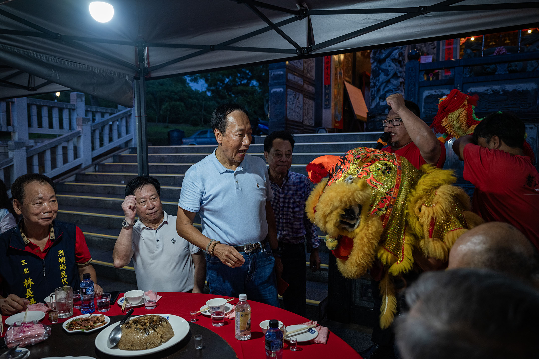 2023年8月23日，郭台铭于台湾烈屿乡参访造势。摄：陈焯𪸩/端传媒