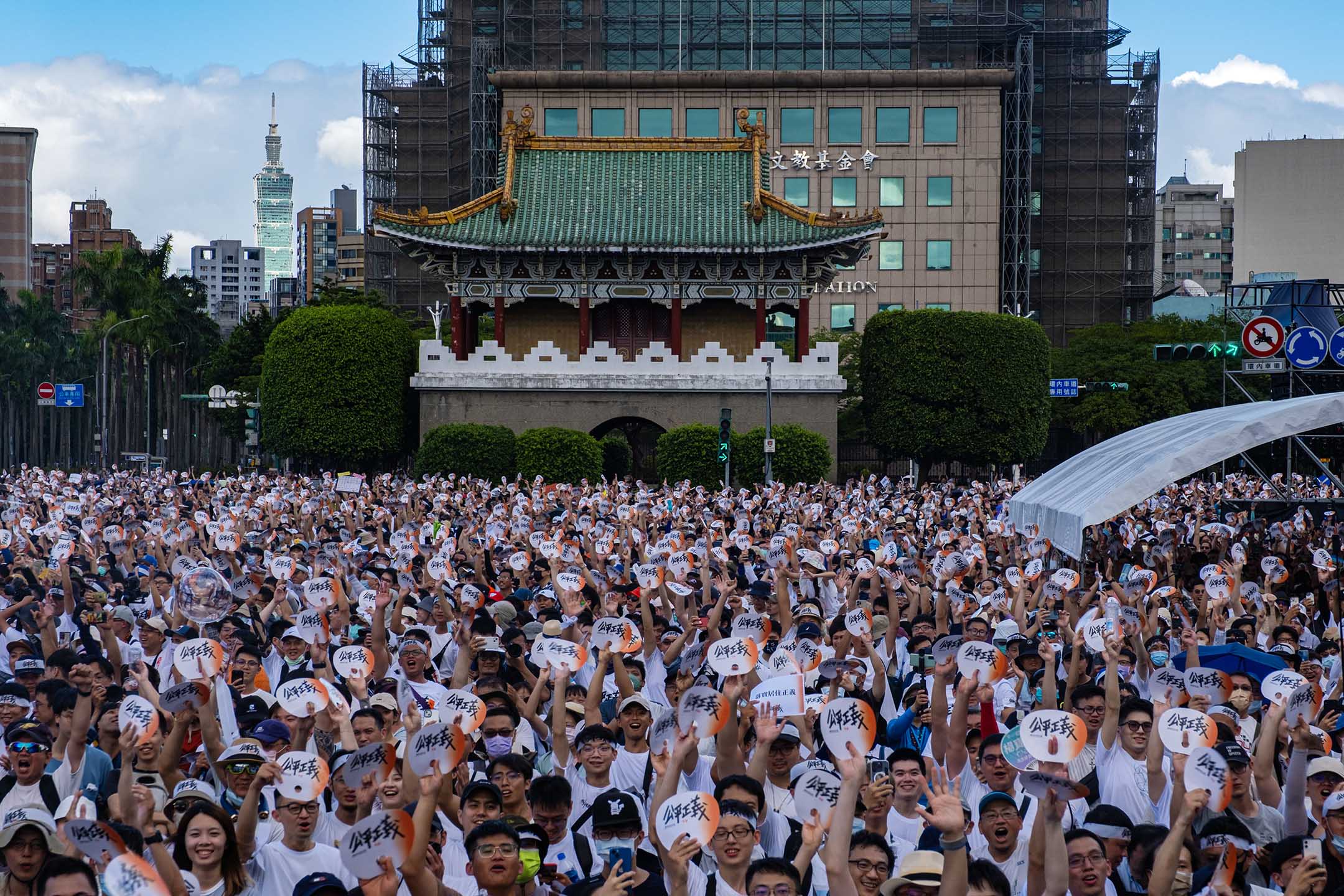 2023年7月16日，台北，“公平正义救台湾”游行。摄：陈焯𪸩/端传媒