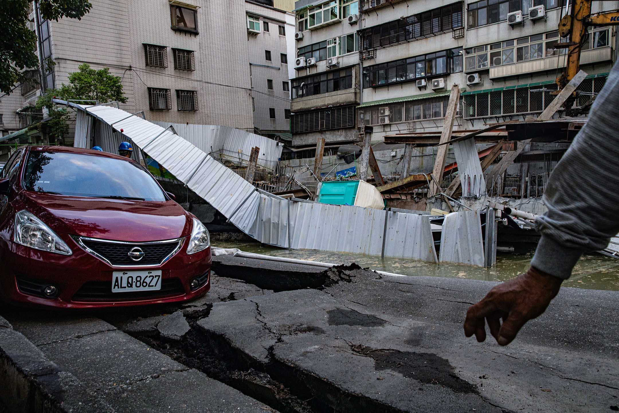 2023年9月8日，台北大直民宅塌陷。摄：陈焯𪸩/端传媒