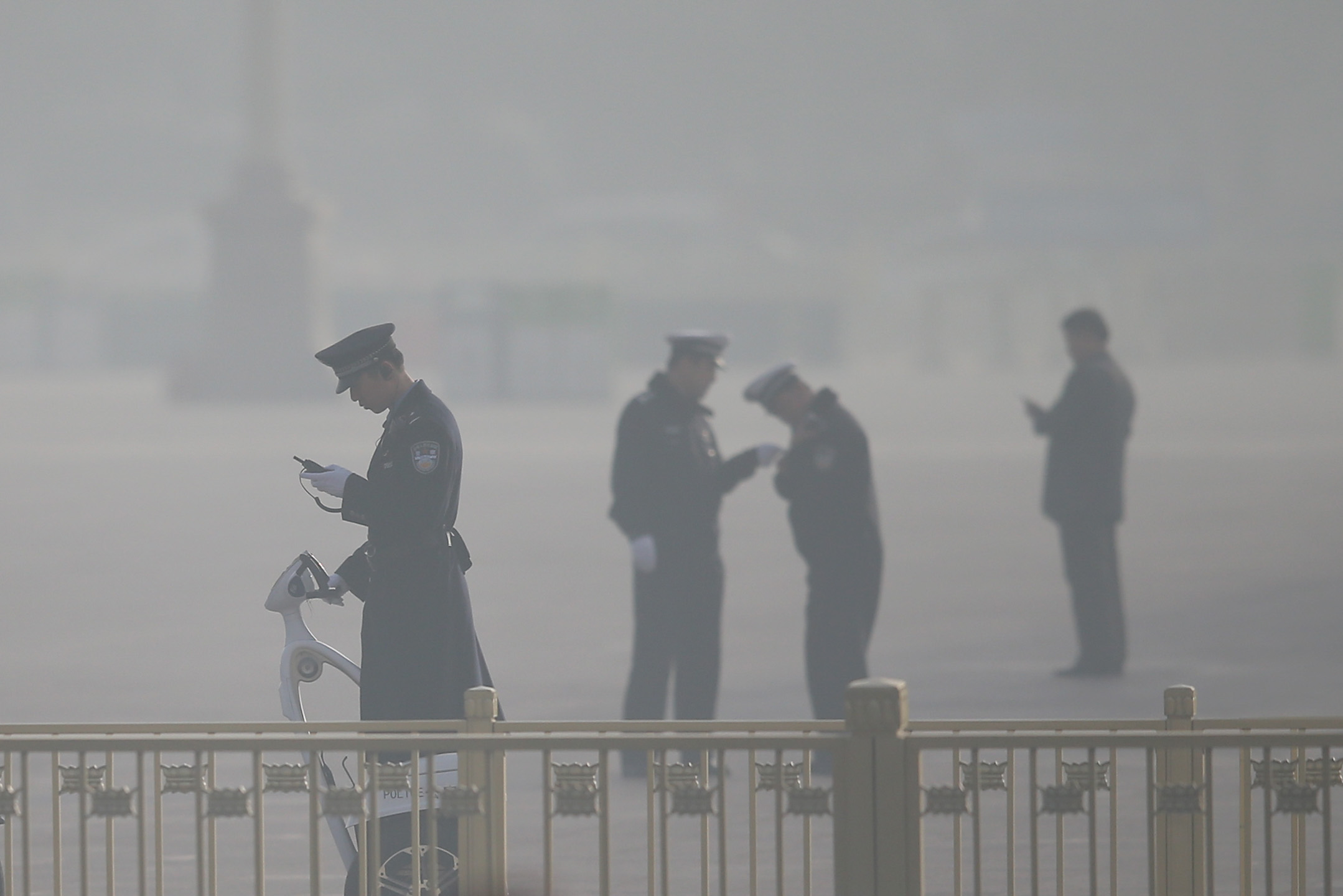 2013年3月8日，北京，当地持续遭遇严重空气污染“雾霾”。摄：Feng Li/Getty Images