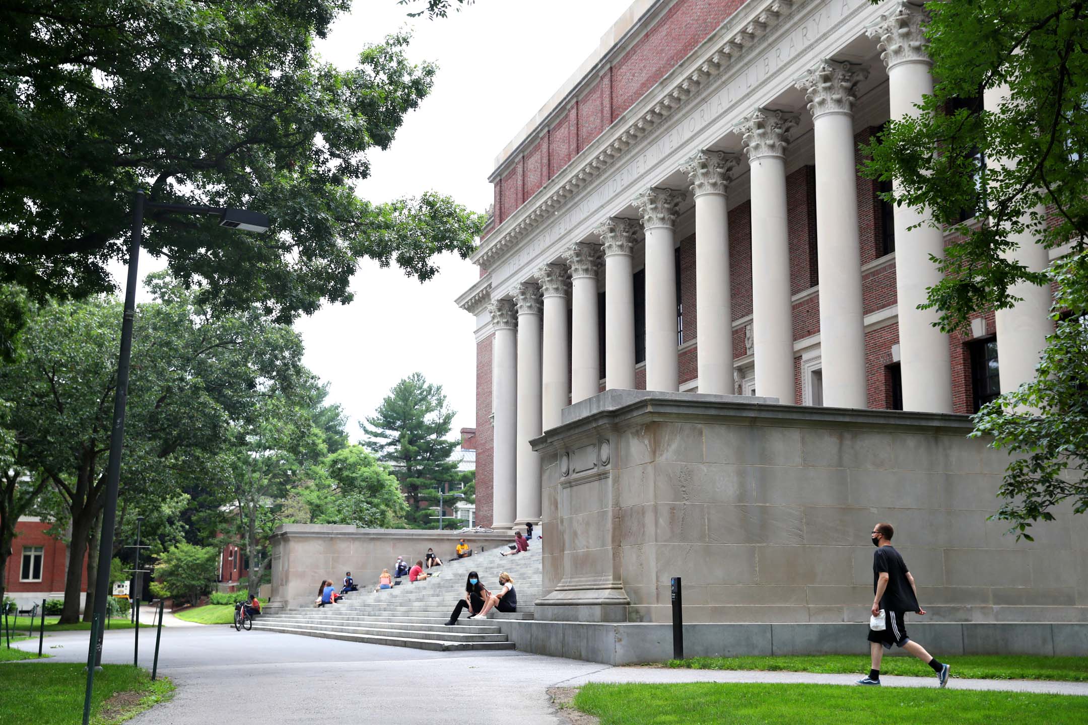 2020年7月8日，美国，哈佛大学。摄：Maddie Meyer/Getty Images