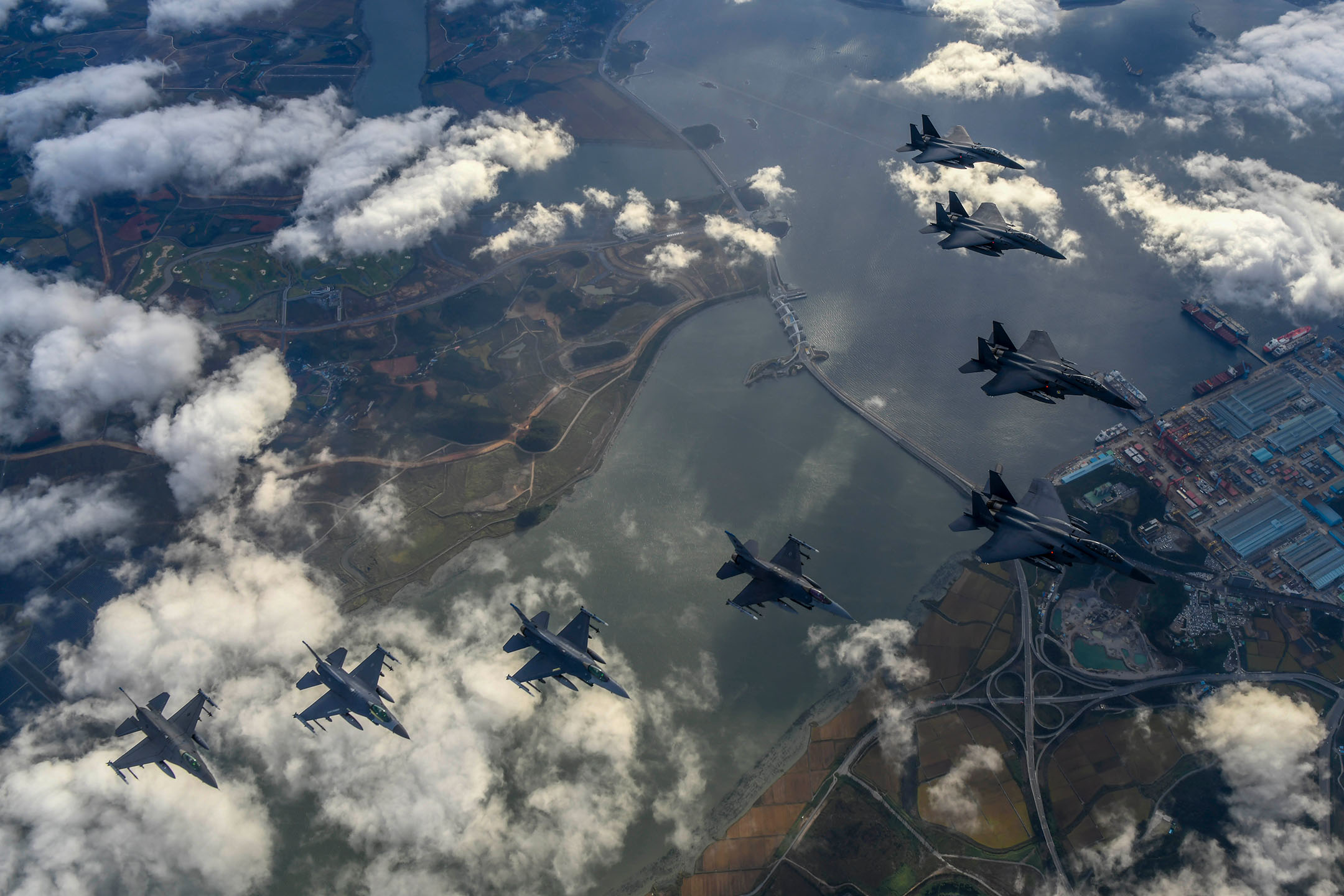 2022年10月4日，韓國和美國軍隊舉行空中力量演習。攝：South Korean Defense Ministry via Getty Images