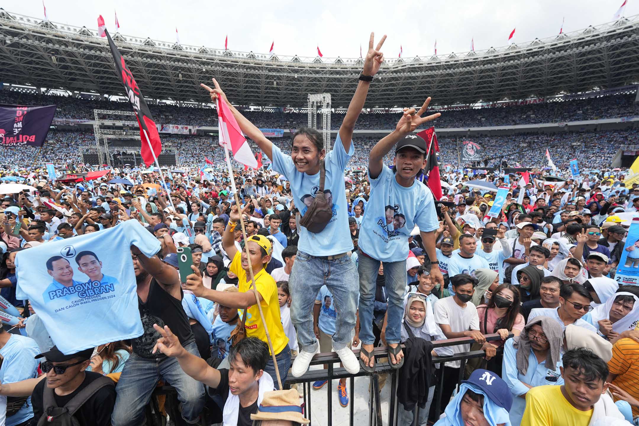 2024年2月10日，印尼总统候选人普拉博沃（Prabowo Subianto） 的竞选集会，支持者到场。摄：Oscar Siagian/Getty Images