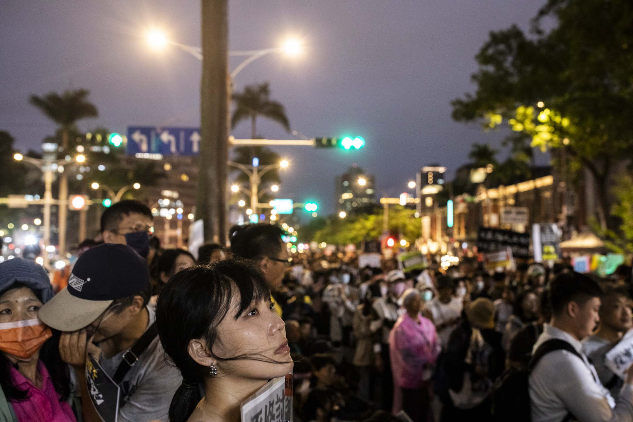 2024年5月28日，台北，立法院进行国会改革法案审议，立法院外有民众集会。摄：林振东/端传媒