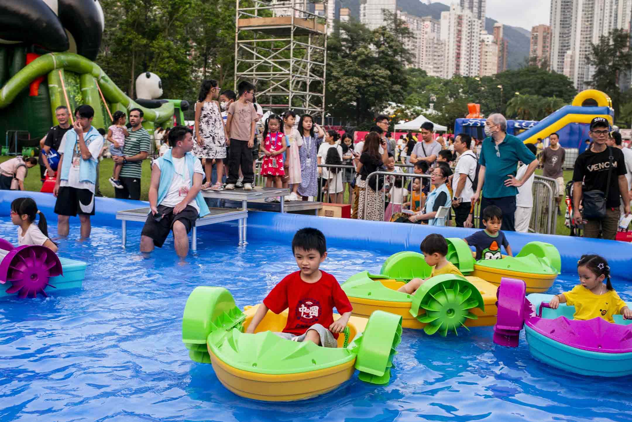 2024年6月2日，第二屆同鄉社團家鄉市集嘉年華在維園舉行。攝：林振東/端傳媒