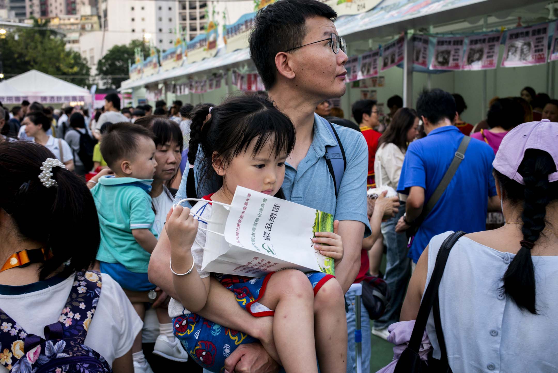 2024年6月2日，第二届同乡社团家乡市集嘉年华在维园举行。摄：林振东/端传媒