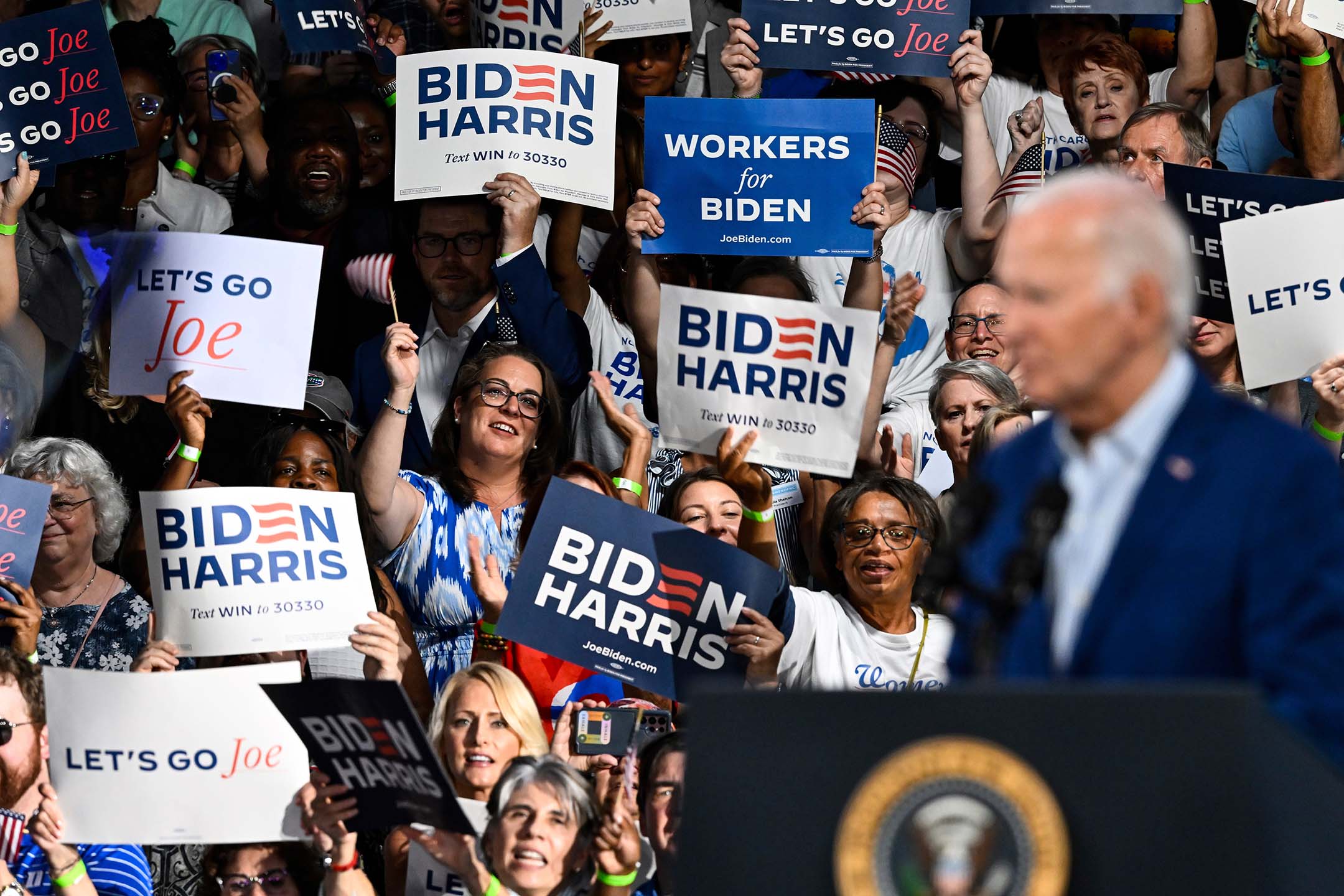 2024年2月28日，美國總統拜登在競選集會上發表講話。攝：Matt Kelley/AP/達志影像