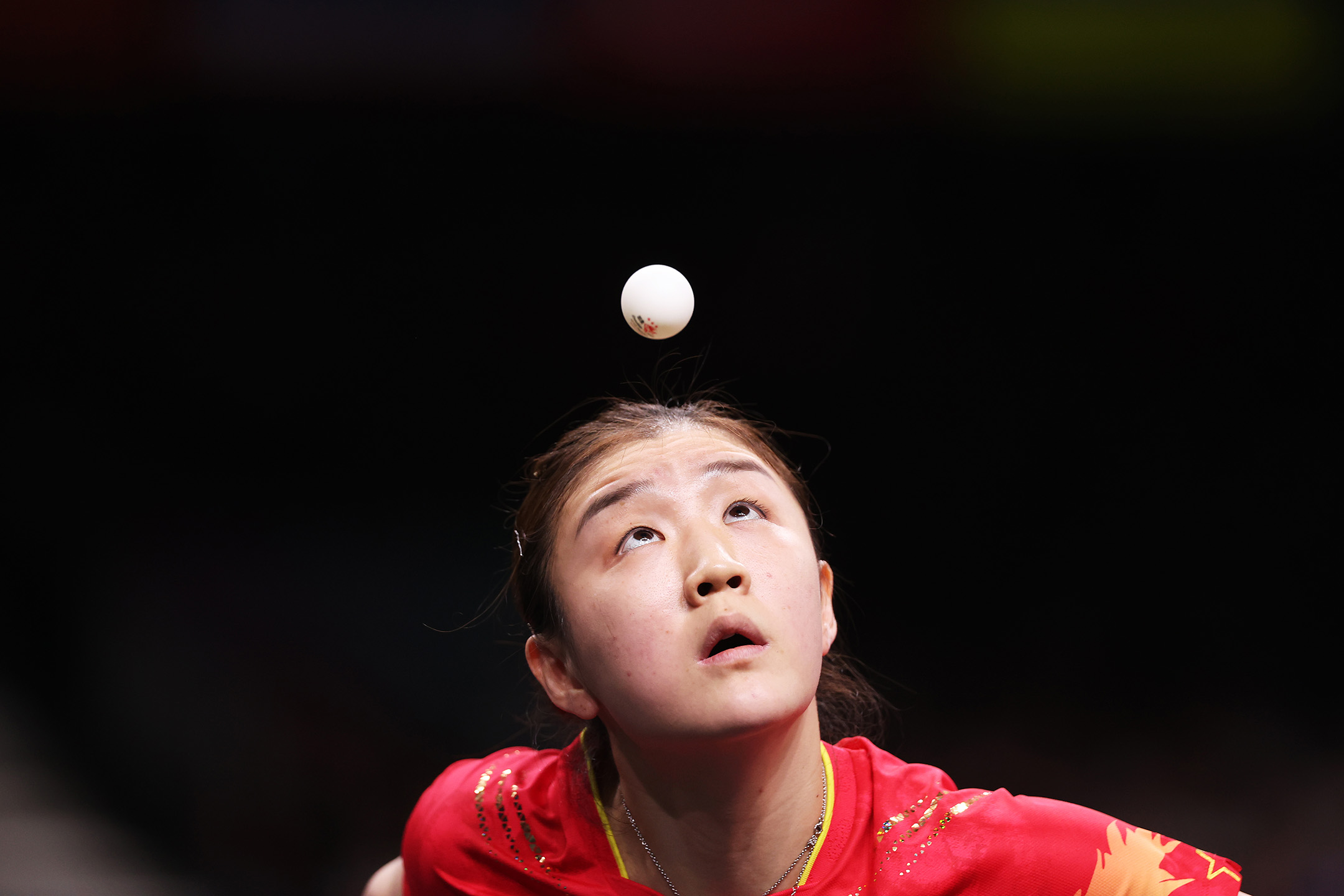 2024年8月3日，法国巴黎，中国乒乓球队陈梦获女单金牌。摄：Michael Reaves/Getty Images