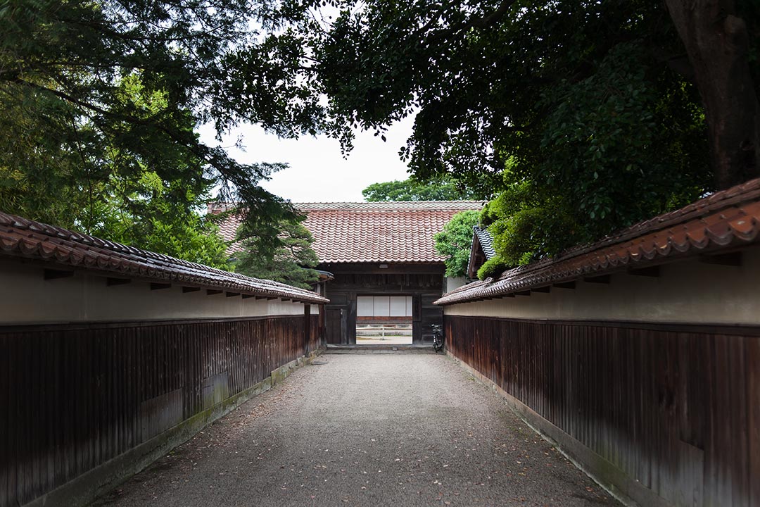 出雲民藝館那簡樸而沒有半點裝飾的房子，與民藝運動的思想如此貼近。(攝：Kentaro Takahashi)