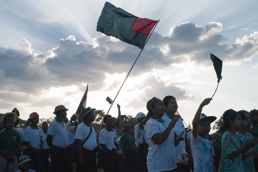 2015年11月6日，仰光，执政联邦巩固与发展党（USDP）在国会大选前于仰光附近举行大型集会。摄：叶家豪/端传媒