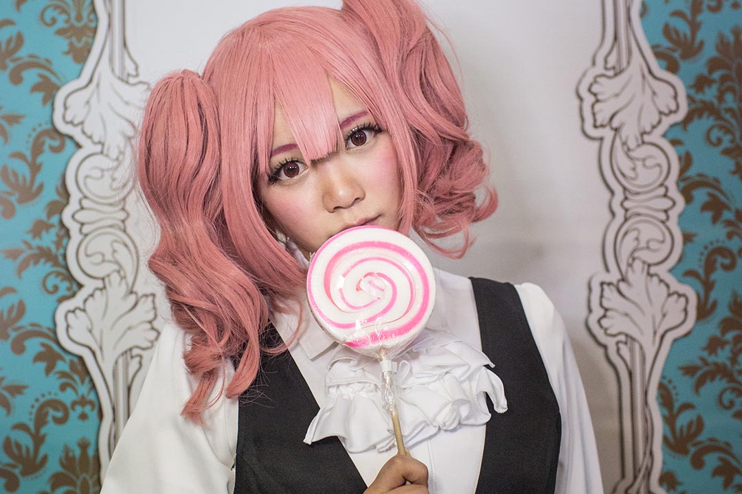 2015年3月22日，一名cosplayer在日本动漫节上拍照。摄： Chris McGrath/GETTY