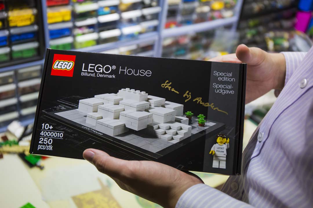 建筑 LEGO House 时影响了不少市内居民生活， LEGO 当时就将 LEGO House 模型积木送给当地居民赔个不是。摄：罗国辉/端传媒