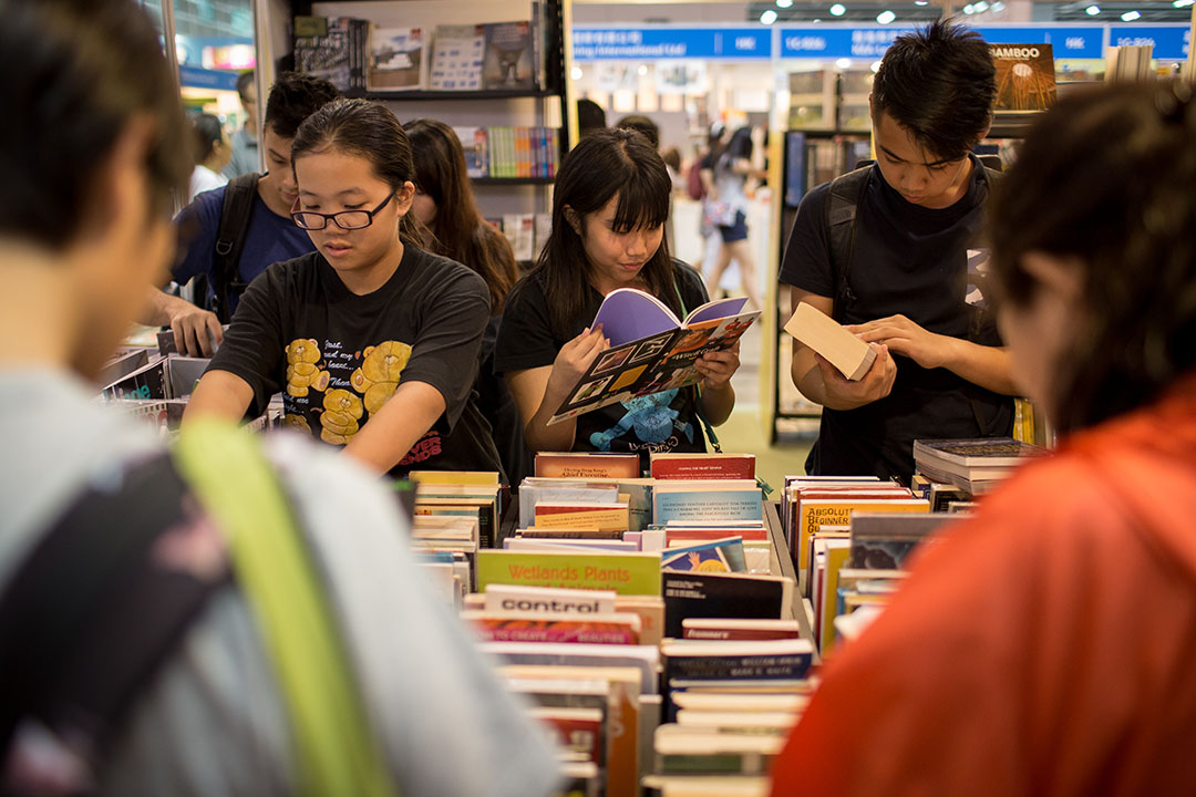 陳穎青：書展不能不賣書，不賣書就沒有出版社，沒有出版社就沒有書展，這是無法逃離的循環。攝：Billy H.C. Kwok/端傳媒