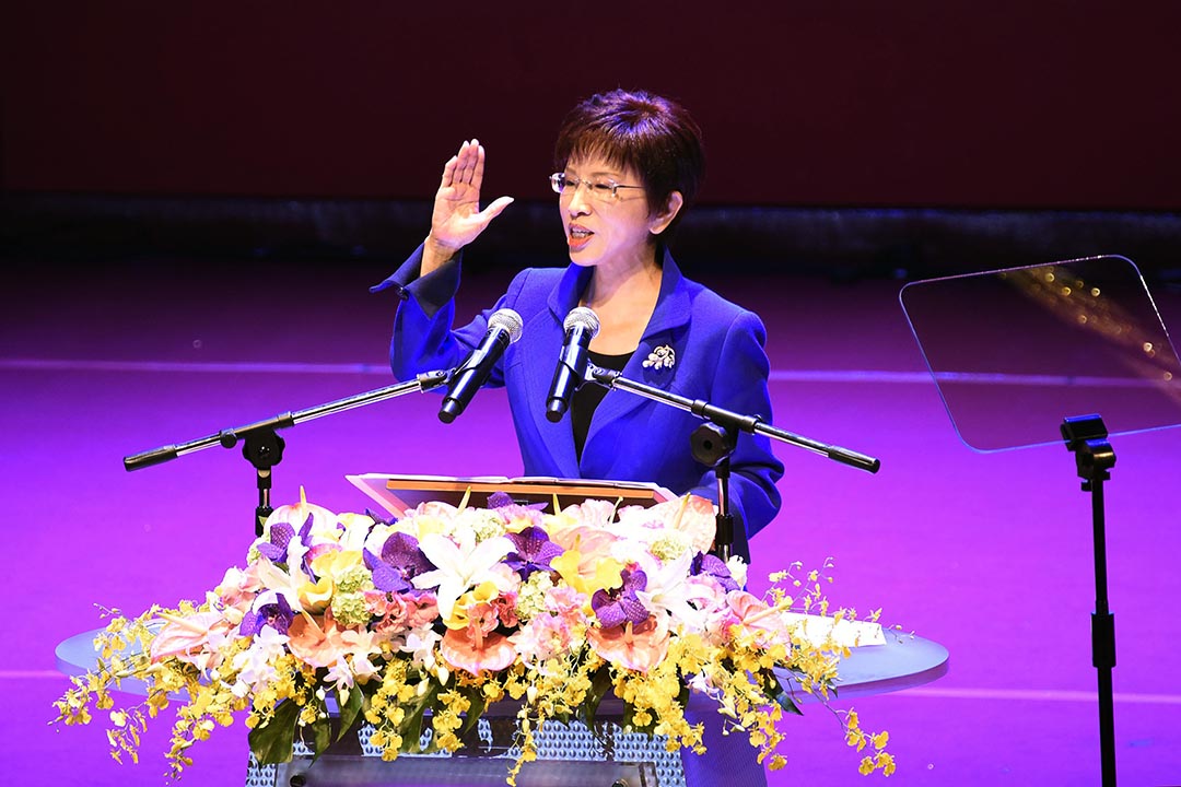 洪秀柱在台湾中国国民党举行的临时全国党代表大会进行演说。摄 : 陈弘岱/端传媒